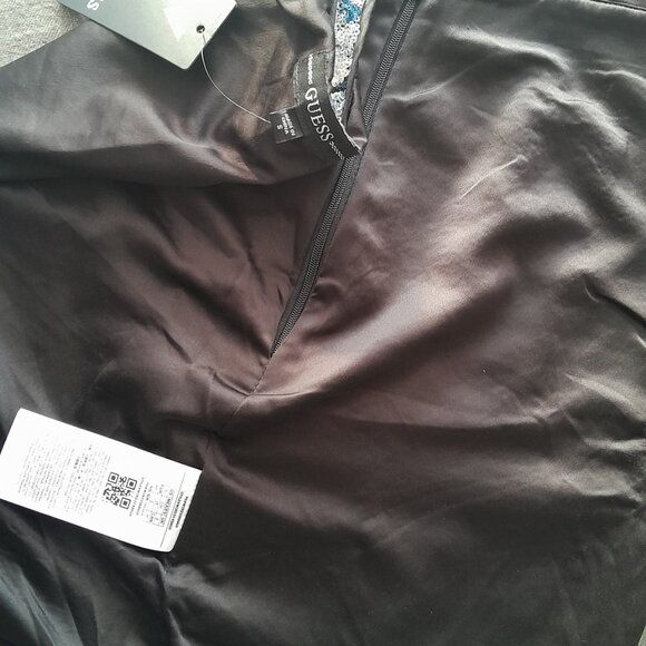 Guess sequin skirt in size small - Picture 5 of 9
